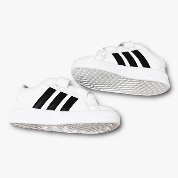 Adidas Kids White Velcro Sneakers, Size 5.5K | Comfortable & Stylish - Picture 7 of 9